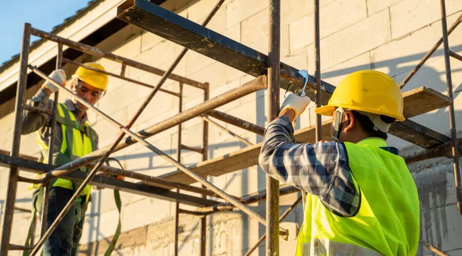 Expert Emergency Roof Repairs services in Blossom, TX
